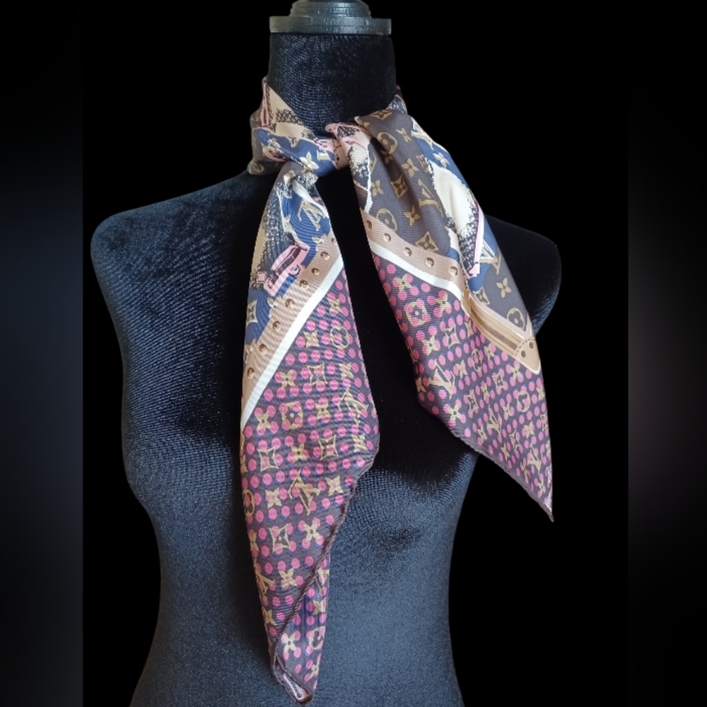 Authentic Louis Vuitton Multicolor 100% Silk Scarf - Picture 6 of 10